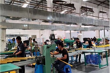 Rhino dodaje sprzęt, aby poradzić sobie ze szczytową produkcją