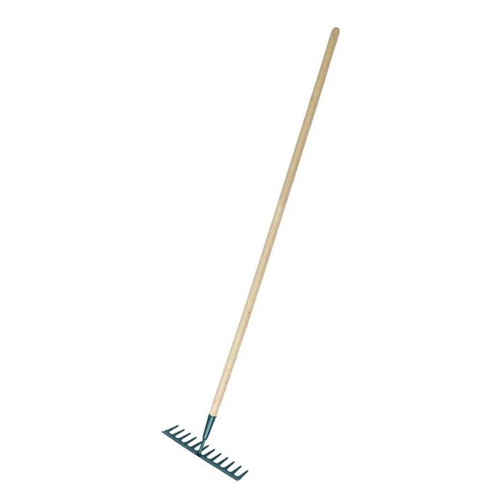 Drewniana grabie ogrodowe